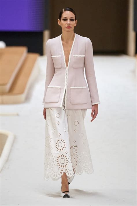 香奈儿 Chanel 2022春夏高级定制秀 - Couture Spring 2022-天天时装-口袋里的时尚指南