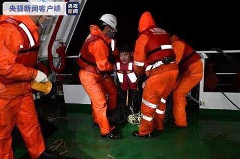 午间三十分：长江口两船碰撞一船进水沉没 10人获救1人遇难5人失踪20201214-荔枝网
