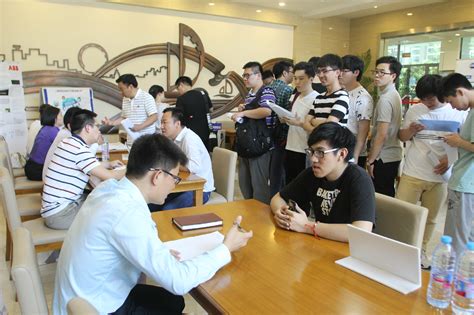 上海工程技术大学高职学院、高级技校2017届毕业生专场招聘会顺利举行