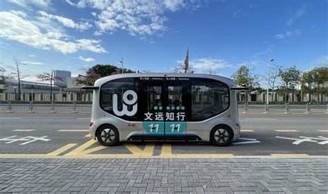 文远知行开启深圳首个前装量产自动驾驶小巴载人示范运营 | 极客公园