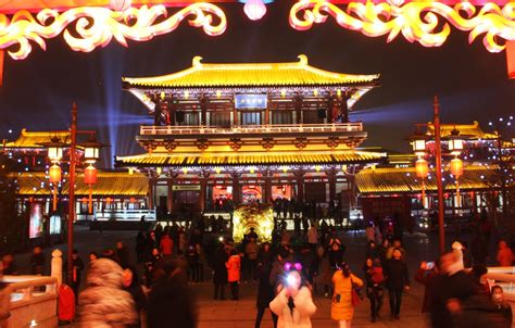 西安年 中国年 最热闹！西安人春节必去的几个地方，快收藏！_手机新浪网