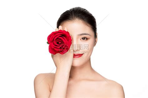 甜美女生头像手捧玫瑰