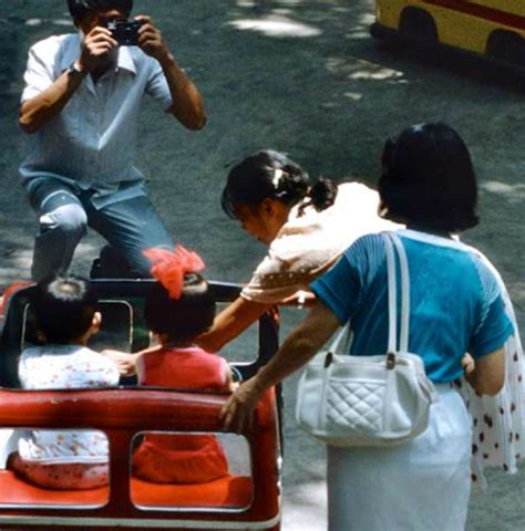 八十年代老照片：你是否还记得儿时橘子汽水的香味和妈妈的呼喊