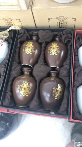 红釉荷花陶瓷酒瓶 景德镇陶瓷酒瓶 定制logo