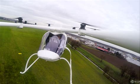 炫酷！18旋翼电动直升机完成首次载人飞行_飞机_图片_航空圈