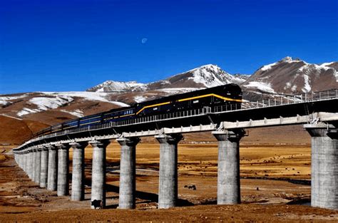 西宁坐哪趟火车去拉萨风景最美？_西藏青年国际旅行社