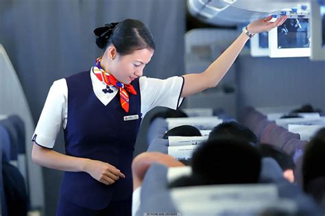 南京机场上演“快闪”舞 东航空姐空少动感热舞 - 视点聚焦 - 福建妇联新闻