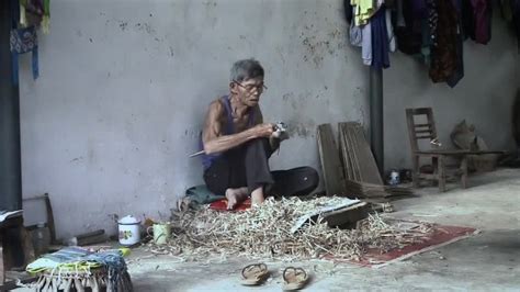 104岁妈妈给78岁儿子发压岁钱 新年愿望是起来打盘麻将_凤凰网视频_凤凰网
