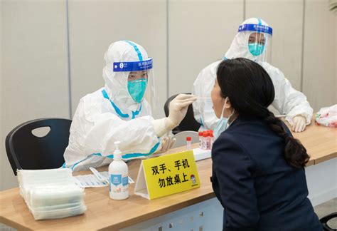 南京机场失守带出全国126例感染 专家：疫情规模尚难预测_手机新浪网