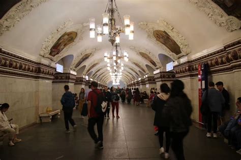 普京宣布开通，莫斯科地铁刮起“中国风”_澎湃号·政务_澎湃新闻-The Paper