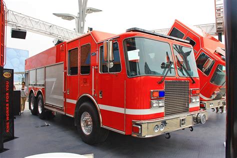 这就是美国“高级”消防车？详解豪士科FRG P4城市高供主战消防车 - 液压汇
