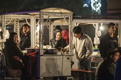 新疆和田夜市：一颗粽子的红色基因-中国民族网