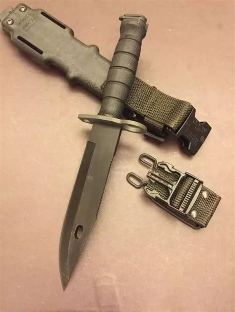 1992年海豹残酷测试中，唯一通过测试的刀——疯狗高级战术突击刀
