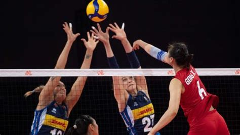比赛回看：2021世界女排联赛预赛 中国女排3-0荷兰女排