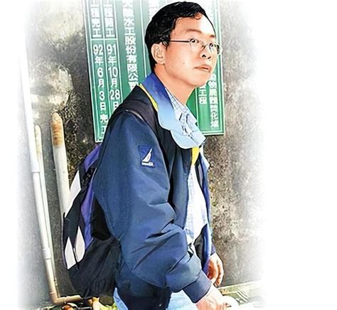 组图：受伤棕熊康复回熊山 清华学生刘海洋取保候审