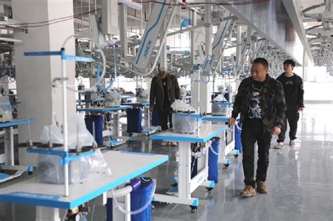 贵州都匀：蒂菲尔7条自动化吊装生产线即将完成安装-新华网