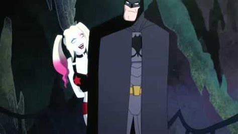 小丑女哈莉奎茵穿越到了蝙蝠洞，没想到蝙蝠侠救起哈莉后搂在了怀里_动漫_高清完整版视频在线观看_腾讯视频