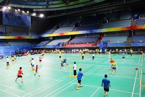 “以球会友 携手共进”——北京大学教职工羽毛球交流赛举行