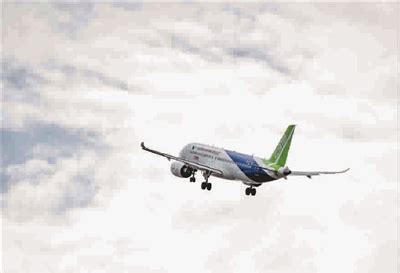 印度一客机起飞时发动机罩意外脱落 - 中国民用航空网
