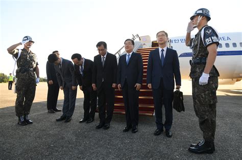 韩国特使团启程访朝 韩朝首脑会晤日程及无核化问题受瞩目