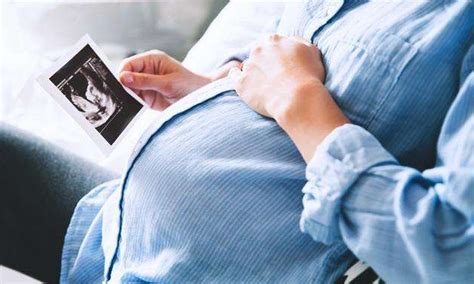 女子怀孕七个月肚子偏小，检查后孕妇哭了：早知道不做“那件事”__财经头条