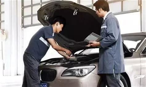 顾客对汽车保养维修服务表示认可高清图片下载-正版图片507636189-摄图网