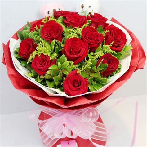 7朵玫瑰代表什么意思（不同颜色玫瑰花代表含义是什么？520~爱她就送她一束玫瑰花） | 说明书网