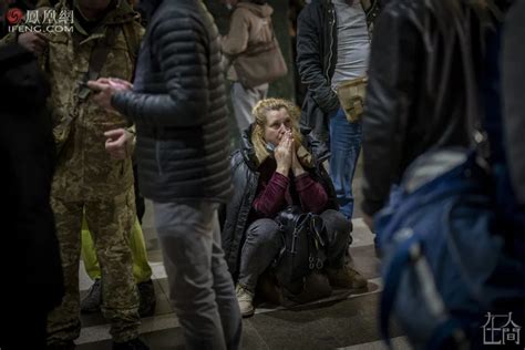 首批乌克兰平民撤离“亚速钢铁厂” 泽连斯基：5月2日将继续从马里乌波尔撤离平民_凤凰网视频_凤凰网