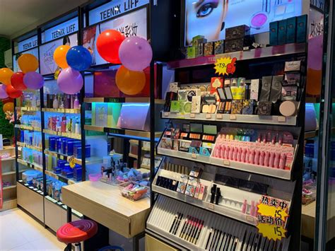 小资生活化妆品加盟店坚持“用心服务” 客单价最高超2万