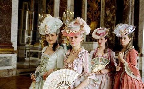 17、18世纪，欧洲女性越来越夸张的贵族时尚_戴帽子