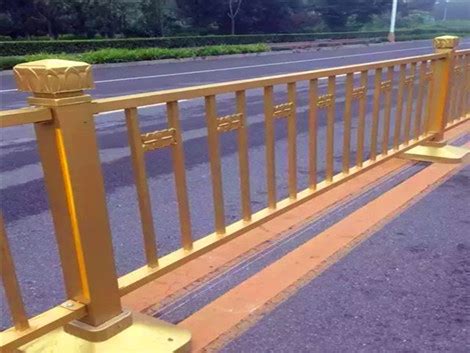 黄金莲花护栏城市道路交通隔离栏栅人行道机车分离黄金围栏防护栏-阿里巴巴