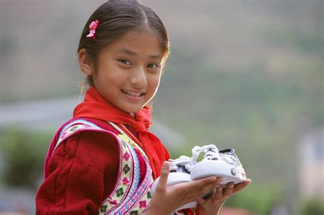 《走路上学》：大山里的孩子，每天靠着溜索道上学，请自备纸巾