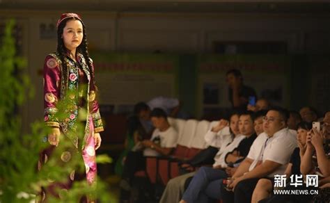 新疆哈密：传统刺绣“对话”当代生活 - 中国民族宗教网