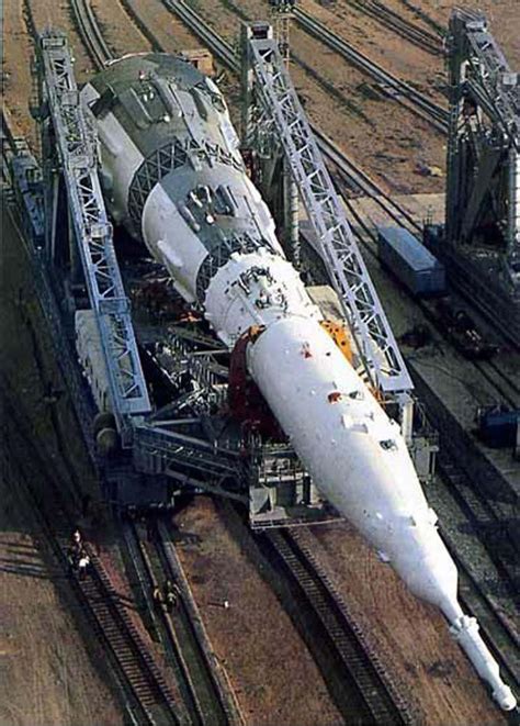 CG图 | 无力追赶土星5号的苏联N1火箭 悲情满满 - 知乎