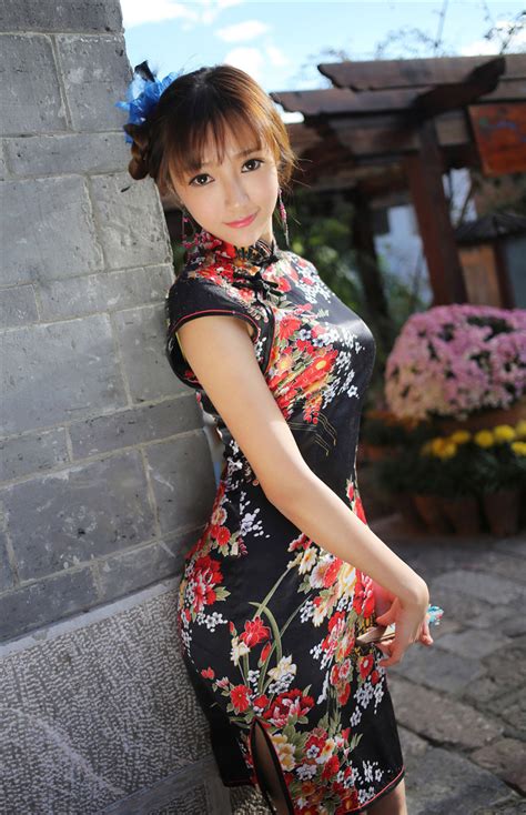 旗袍甜美女生头像真人