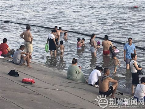 荆州蓝天救援队正在筹备中 遇人溺水,请这样施救!-新闻中心-荆州新闻网