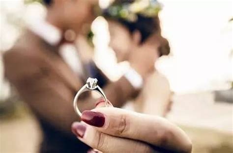 结婚戒指戴哪里 戒指的戴法和意义 - 家居装修知识网