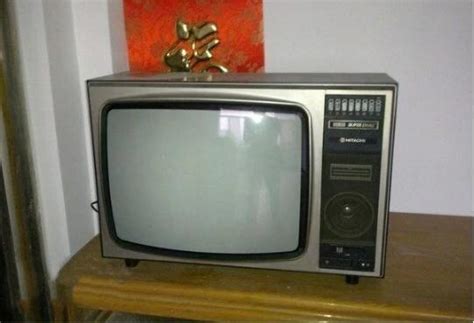 从巴掌大的黑白电视机到彩色液晶电视机 他和6台电视机见证科技巨变_四川在线
