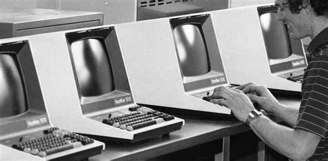最早的计算机是用来进行干什么（最早的计算机出现在哪一年）-老汤博客