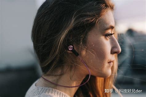长期戴耳机的危害到底是什么?__凤凰网