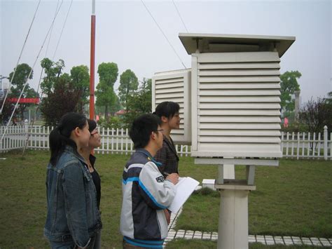 3·23世界气象日 学生们走进天津市气象局学习气象知识-图片频道