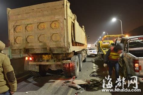 福州三环路上下车放反光锥 渣土车司机被撞身亡 - 社会 - 东南网