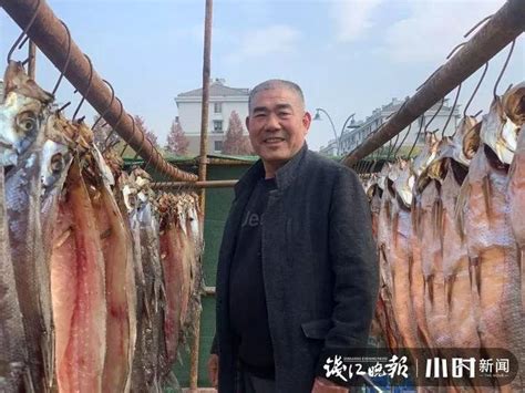 扒山大集海鲜比周边便宜一成 活明虾18元一斤 大竹蛏35元一斤