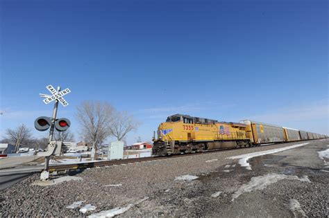 212,000 grade crossings in the U.S. Can we close more of them? - Trains ...