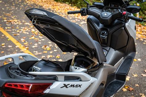 2023款雅马哈XMAX300欧美上市，外形多处改变，配置人机互联上下双液晶仪表_摩托车社区_易车社区