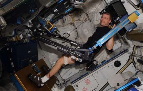 来看看国际空间站的宇航员是如何庆祝生日的_凤凰网视频_凤凰网