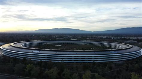 对比阿里、腾讯的总部，苹果的总部就是人间天堂，差距太大_大楼