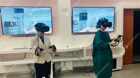 VR护理虚拟仿真实训室助力学生提升技能！-水立方三维-厦门立方幻境科技有限公司