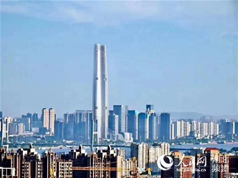 华中第一高楼武汉绿地中心主体结构封顶 刷新武汉天际线-国际在线