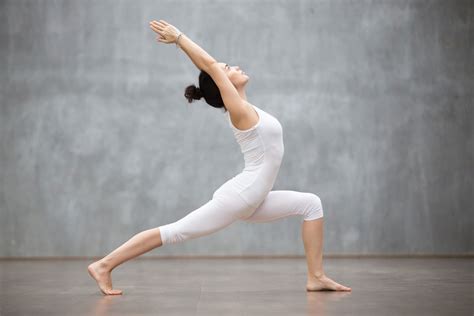 减掉肚子赘肉的瑜伽体式动作 - 体格瑜伽